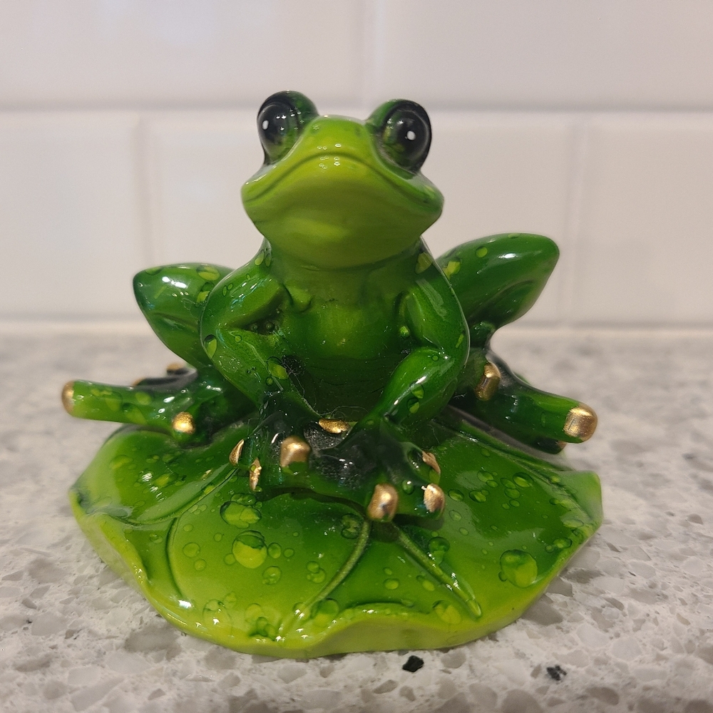 Frog Resin Figurine on Lily Pad 3" x 2"